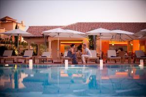 Monte Rei Luxury Resort 4 Bedroom Villa วิลา โนวา เด คาเซลา ภายนอก รูปภาพ